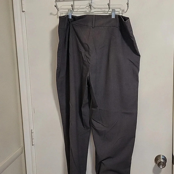 Women's Harve Benard Gray slacks - Picture 5 of 6